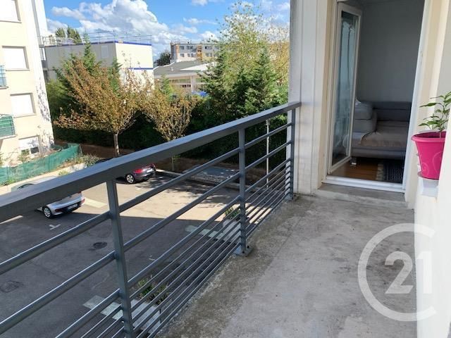 Afficher la photo en grand Appartement F3 à vendre - 3 pièces - 64.25 m2 - PONTOISE - 95 - ILE-DE-FRANCE - Century 21 Osmose