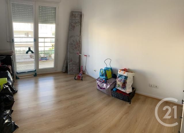 Afficher la photo en grand Appartement F3 à vendre - 3 pièces - 64.25 m2 - PONTOISE - 95 - ILE-DE-FRANCE - Century 21 Osmose