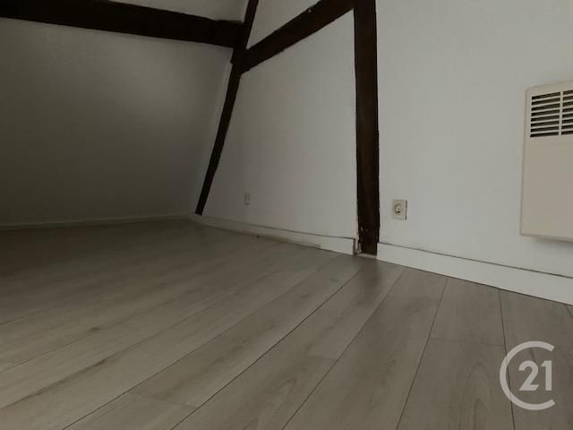 Afficher la photo en grand Appartement Duplex à vendre - 2 pièces - 20.0 m2 - AMBLAINVILLE - 60 - PICARDIE - Century 21 Osmose