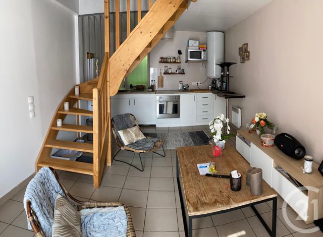 Afficher la photo en grand Appartement Duplex à louer - 2 pièces - 32.0 m2 - LONGUESSE - 95 - ILE-DE-FRANCE - Century 21 Osmose