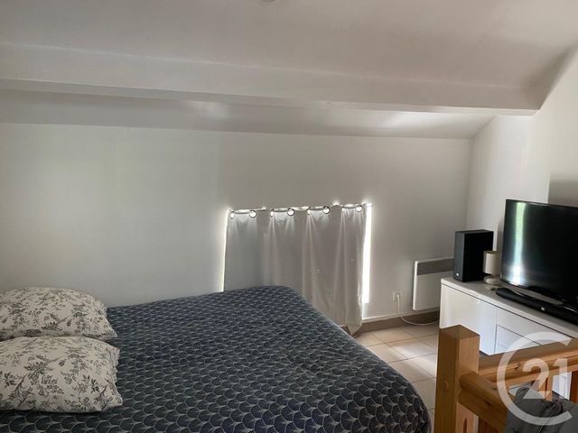 Afficher la photo en grand Appartement Duplex à louer - 2 pièces - 32.0 m2 - LONGUESSE - 95 - ILE-DE-FRANCE - Century 21 Osmose
