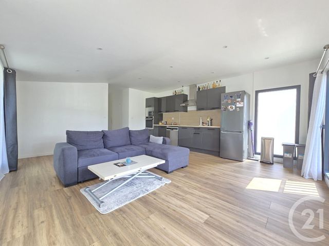 Appartement T3 à vendre - 3 pièces - 67.42 m2 - SERAINCOURT - 95 - ILE-DE-FRANCE - Century 21 Osmose