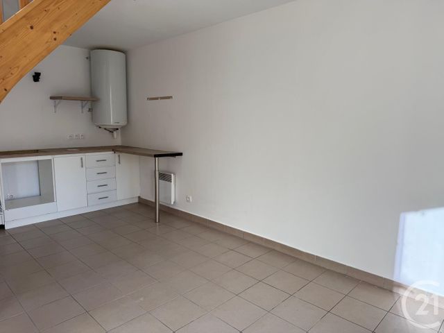 Appartement Duplex à louer - 2 pièces - 32.76 m2 - LONGUESSE - 95 - ILE-DE-FRANCE - Century 21 Osmose