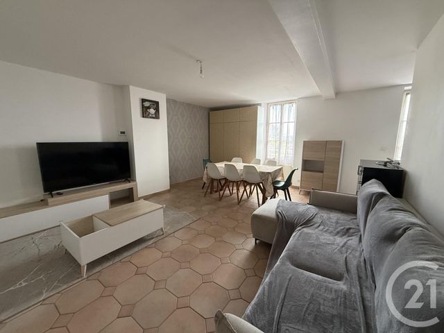 Appartement Triplex à louer MOUSSY