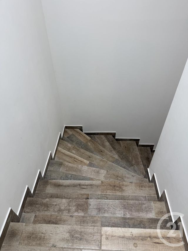 Appartement T3 à vendre - 3 pièces - 67.42 m2 - SERAINCOURT - 95 - ILE-DE-FRANCE - Century 21 Osmose